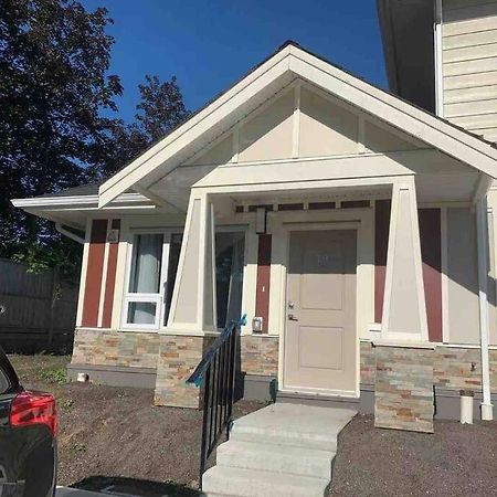 Brand New Constructed 1-Bedroom Townhouse Duncan Exterior photo
